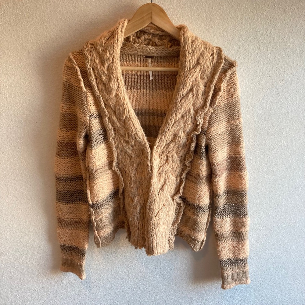 Free People Cardigan Women Small Tan Striped Chunky Cable Knit Boho Ruffle Trim